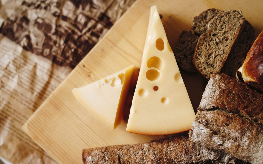 6 Healthiest Types of Cheese